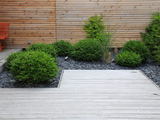 Modern,Garden,Design,And,Terrace,Construction,With,A,Timber,Floor